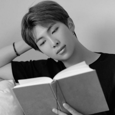 buku sebagai source of comfort semasa period: Rekomendasi buku oleh RM of BTS kim namjoon 